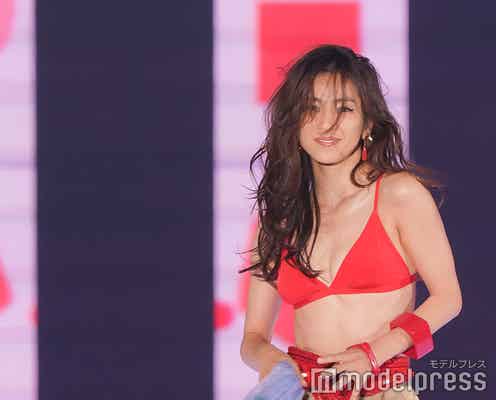 中村アン、美バスト全開 大人の色気に会場うっとり