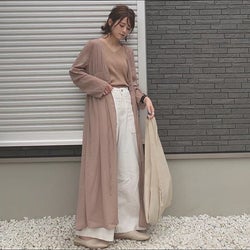 クロップドorフルレングス、どっちを着回す? 春のホワイトパンツ着こなしヒント集