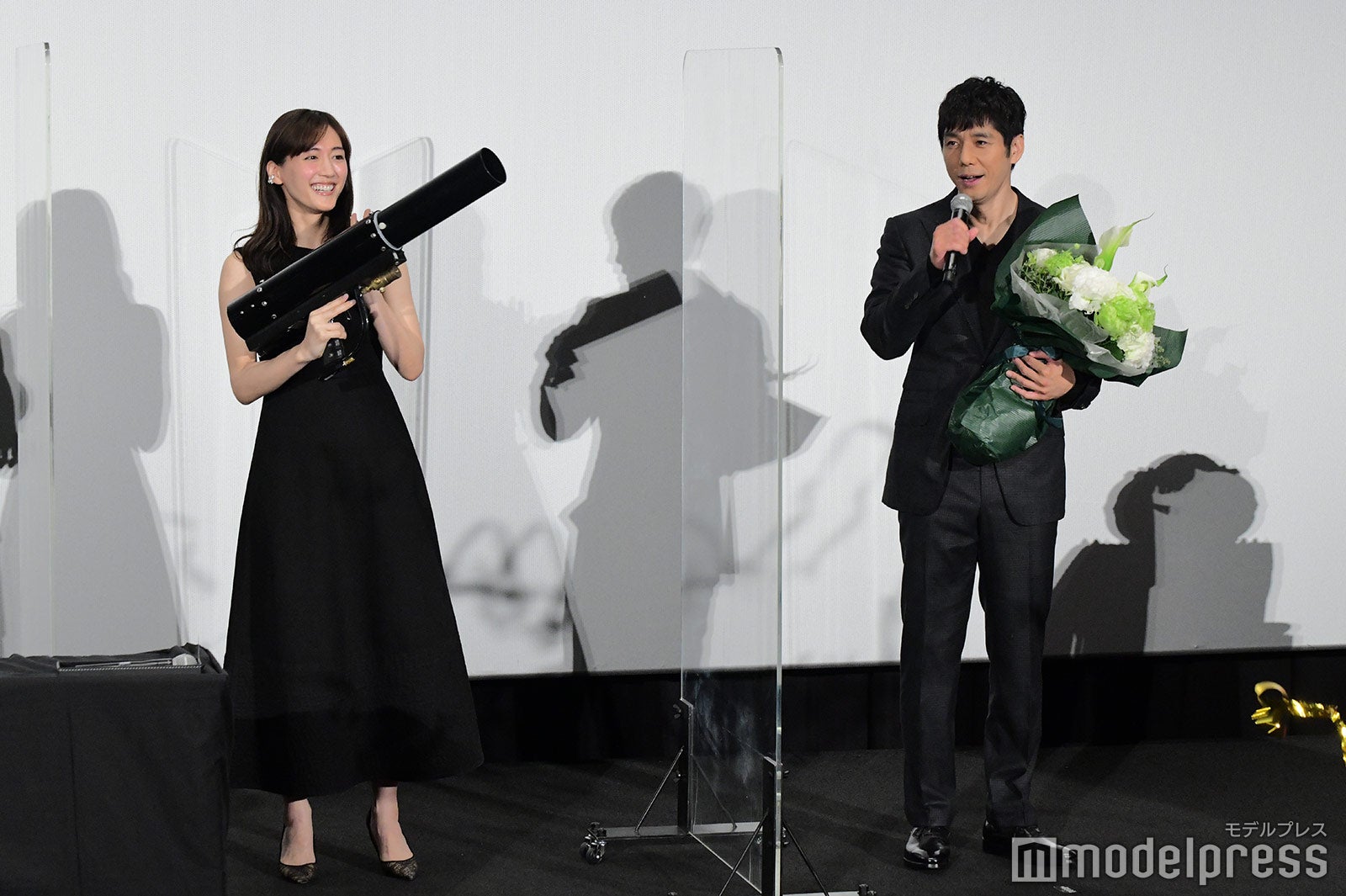 綾瀬はるか、西島秀俊 （C）モデルプレス