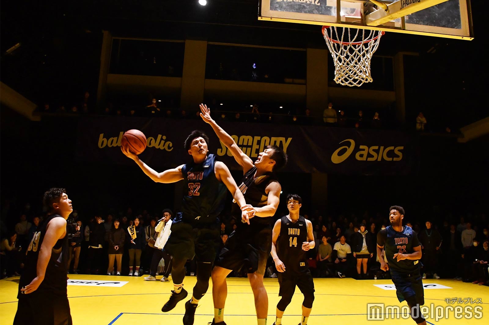 試合の様子 （C）モデルプレス