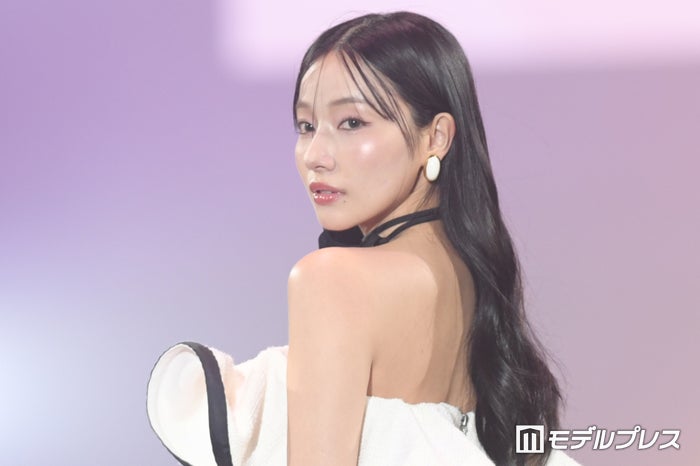 元NMB48村瀬紗英、美脚際立つお洒落コーデに熱視線「センスが神」「スタイルレベチ」