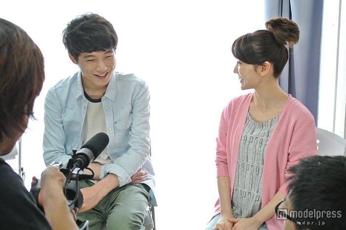 (左から)坂口健太郎、大島優子