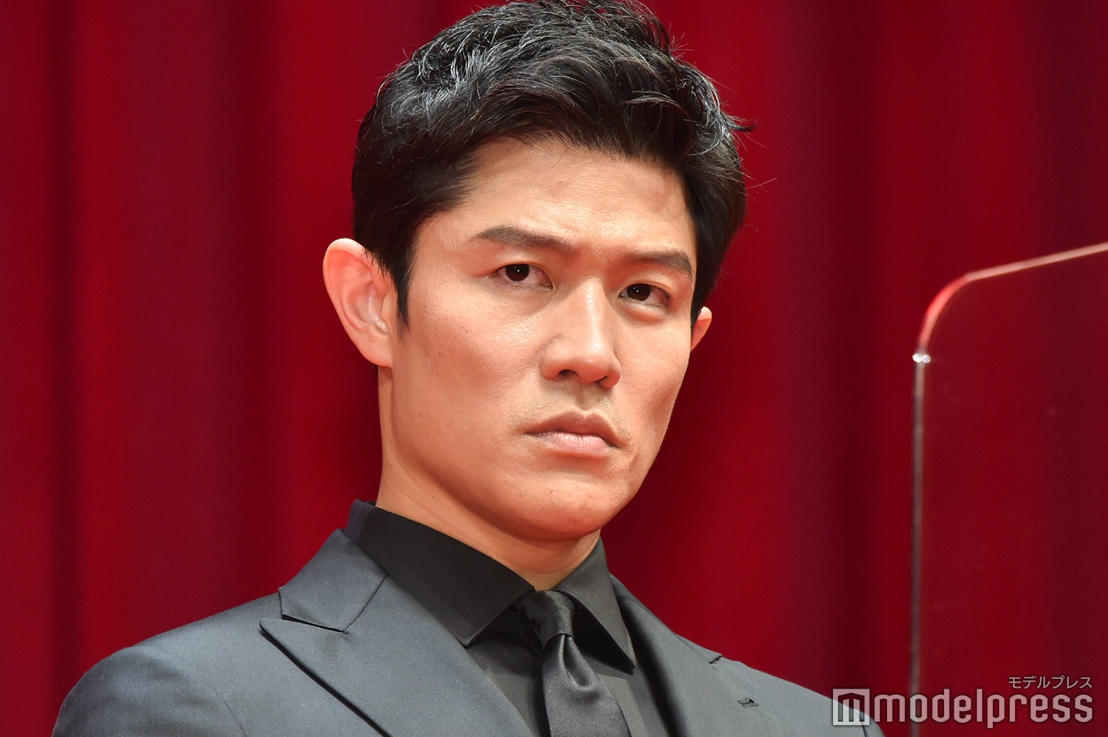  鈴木亮平（C）モデルプレス