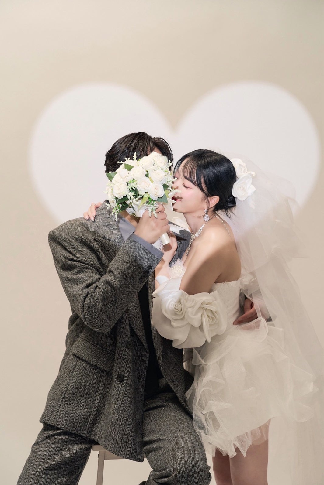 （右）さおりん（提供写真）