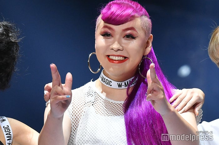 ぺえ 鬼の半顔メイク ショットが話題 どちらの私も愛してください モデルプレス ぺえ 鬼の半顔メイク ショットが話題 どちらの私も愛してください モデルプレス