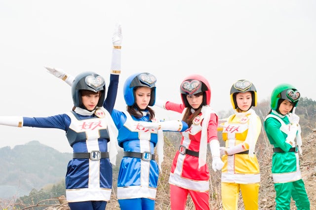 桐谷美玲 有村架純 高畑充希が 勇者ヨシヒコ 監督作品で戦隊ヒーローに 主題歌はe Girlsに決定 モデルプレス 桐谷美玲 有村架純 高畑充希が 勇者ヨシヒコ 監督作品で戦隊ヒーローに 主題歌はe Girlsに決定 モデルプレス