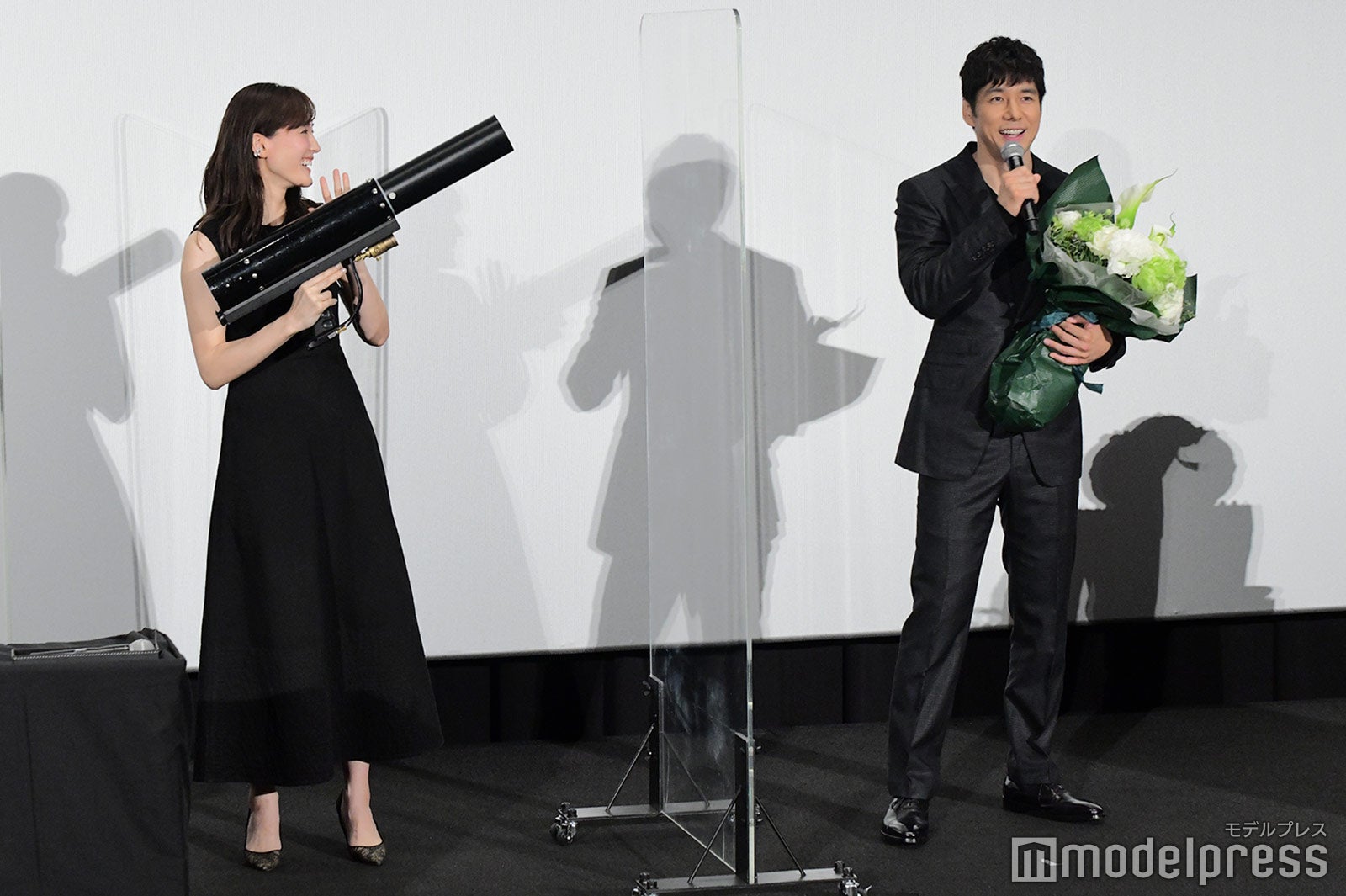 綾瀬はるか、西島秀俊 （C）モデルプレス