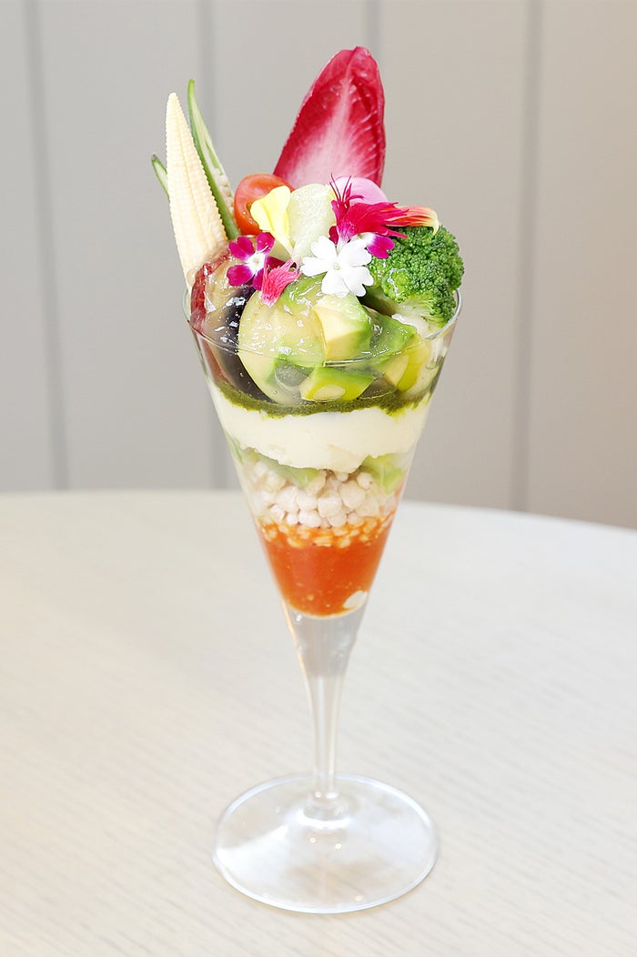 季節野菜のVEGEパフェ 1,200(税抜)/画像提供:マッシュホールディングス