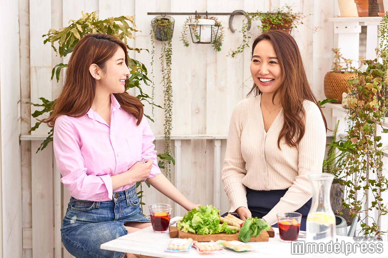 ヨーロッパの思い出トークに話も弾む（C)モデルプレス