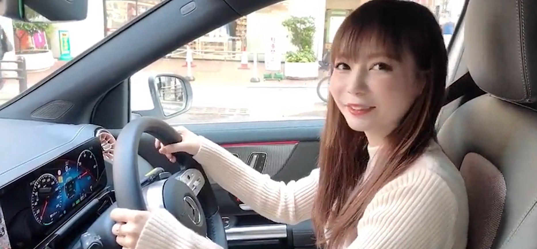 中川翔子、愛車ベンツで帰宅 運転姿に「かっこいい」「一緒にドライブしたい」の声
