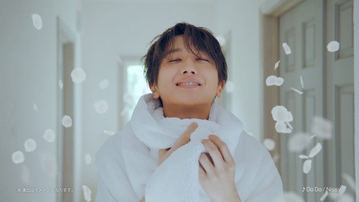 Nissy/新TVCM「離したくない、この香り篇」より(提供写真)