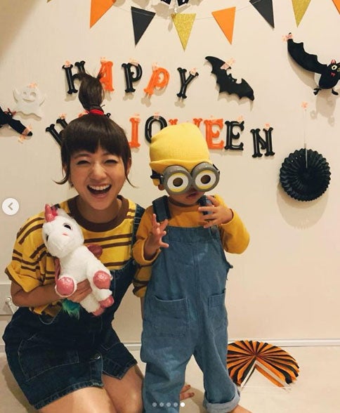 伊藤千晃、愛息子と“ミニオン”コス「親子そろって可愛すぎる」の声