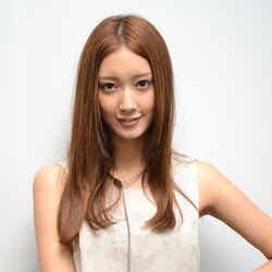 インタビューに応じてくれた菜々緒