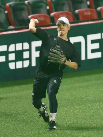 ソフトバンク・栗原「意識せざるを得ない」 ライバル日本ハムとの開幕戦へ気を引き締め治す 福岡移転後初のリーグ3連覇へ「全員で前を向いて」