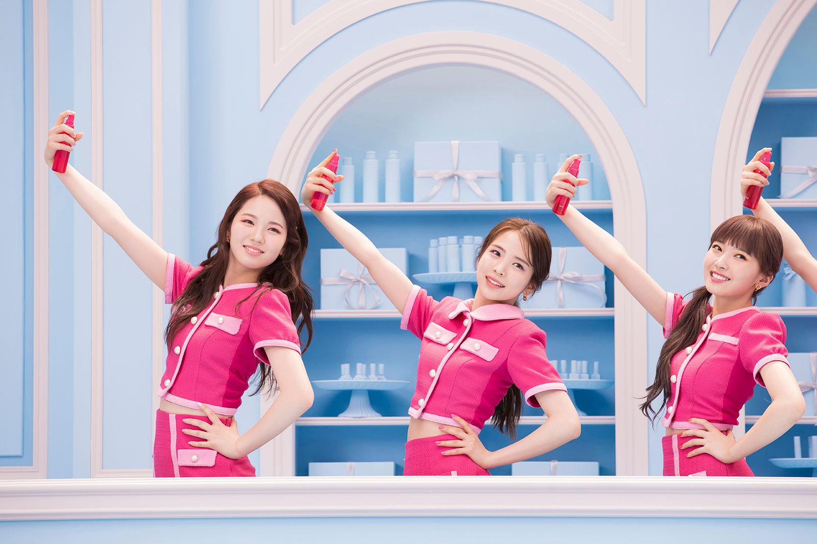 NiziU／AYAKA、MAYA、MAYUKA（提供写真）