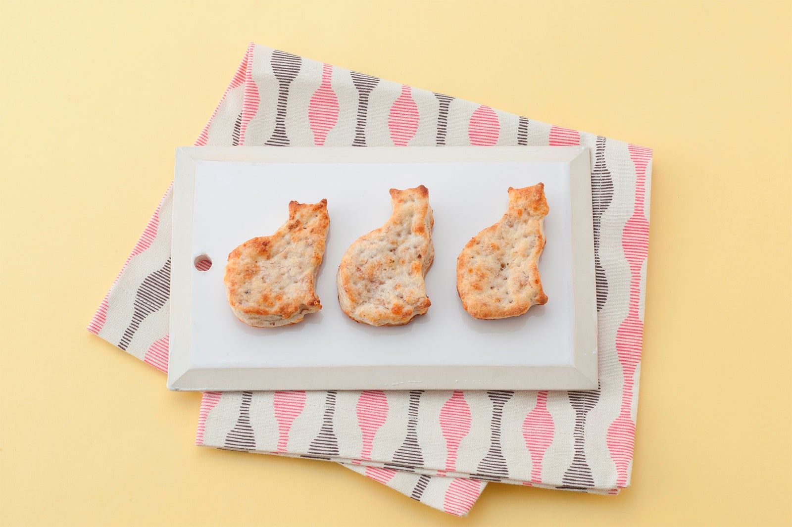 【小麦と酵母満】おかかチーズ／画像提供：JR東日本ステーションリテイリング