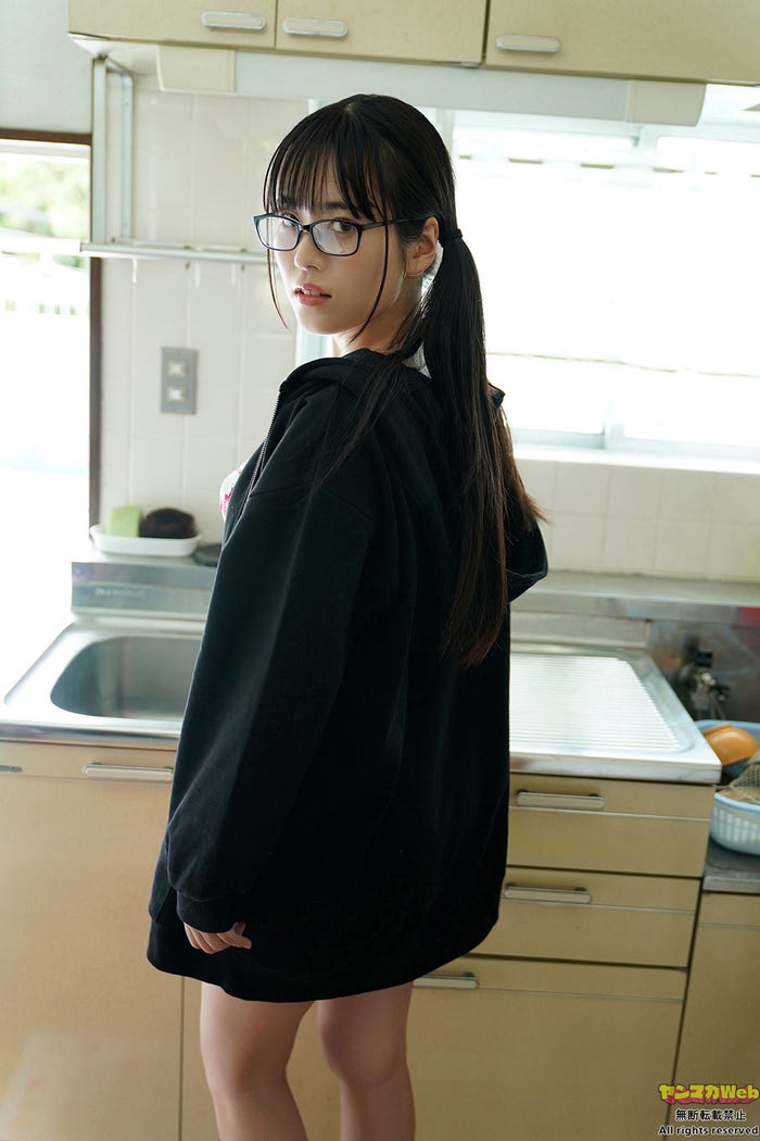 東雲うみ(C)佐藤佑一/ヤンマガWeb