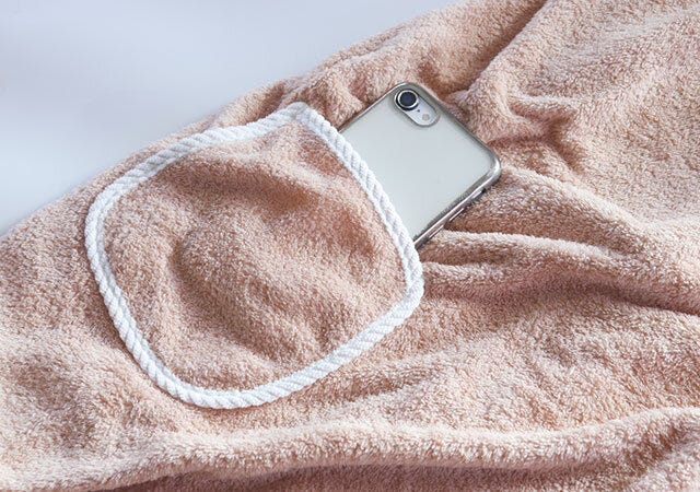 ダイソー　湯上りタオルワンピース　ポケット付　スマホ　持ち運び　便利