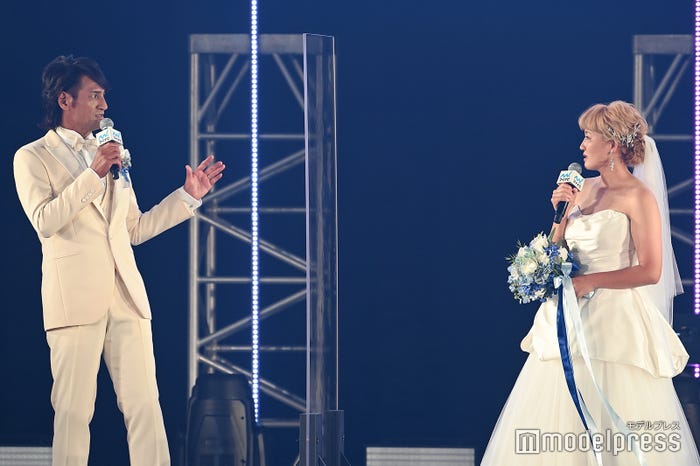 丸山桂里奈、本並健治氏(C)モデルプレス