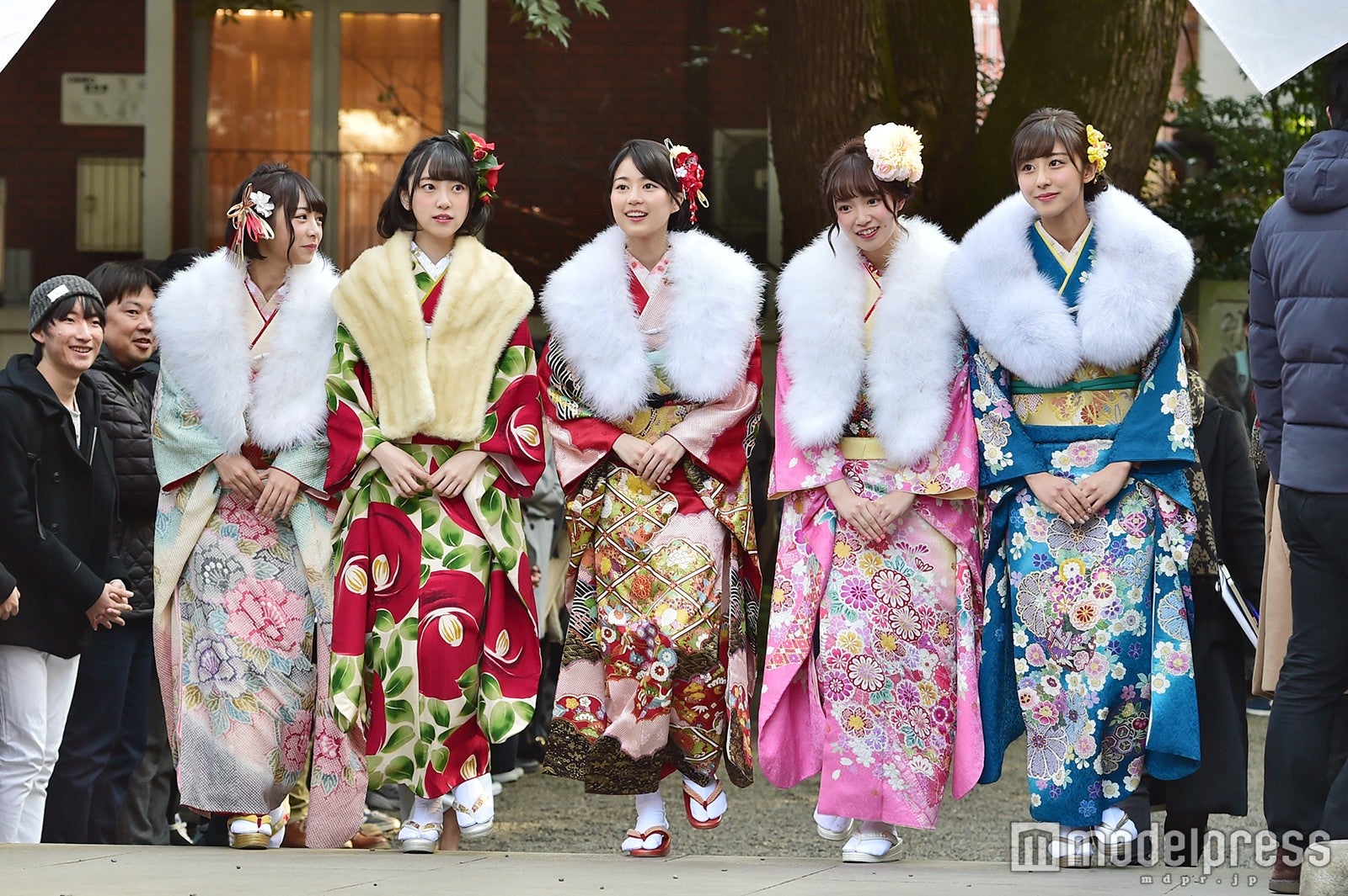 左から：北野日奈子、堀未央奈、生田絵梨花、中元日芽香、斎藤ちはる（C）モデルプレス