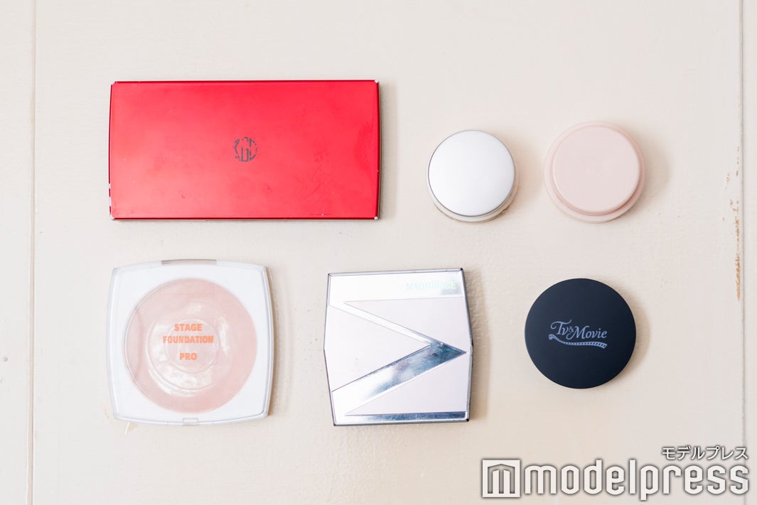 森本さやかアナウンサーポーチの中身は（C）モデルプレス