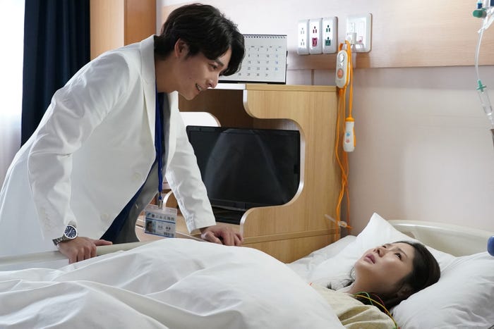 小池徹平、小野花梨「私の知らない私」第1話(C)ytv