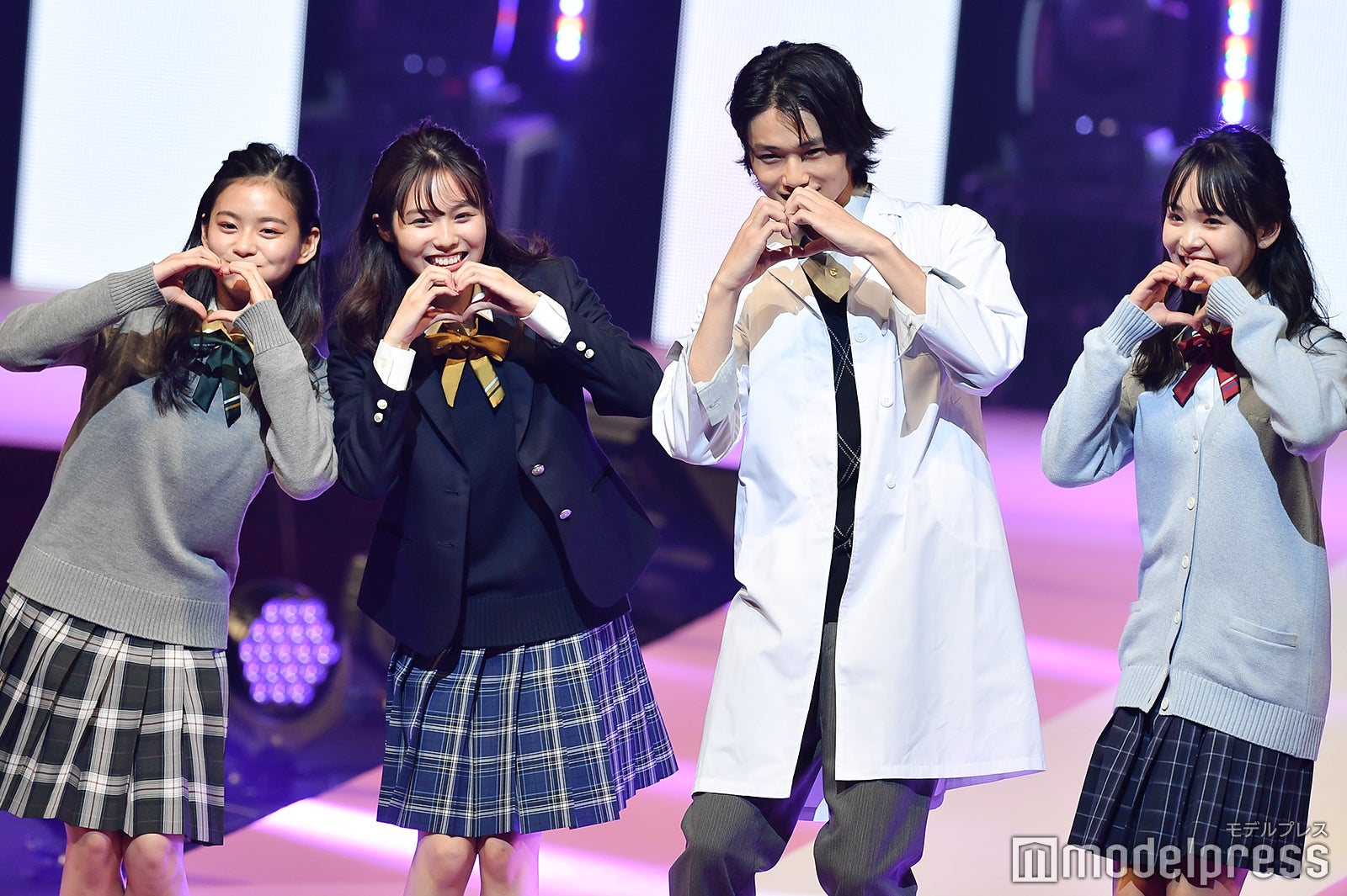 永瀬莉子・大友樹乃・中川大輔・秋田汐梨（C）モデルプレス