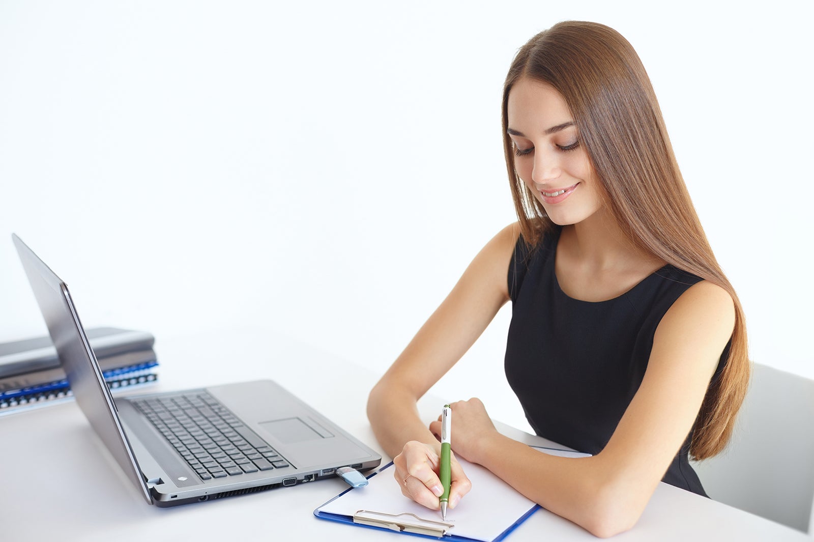 知的さは大きな魅力になり憧れの対象に（Photo-by-gladkov）