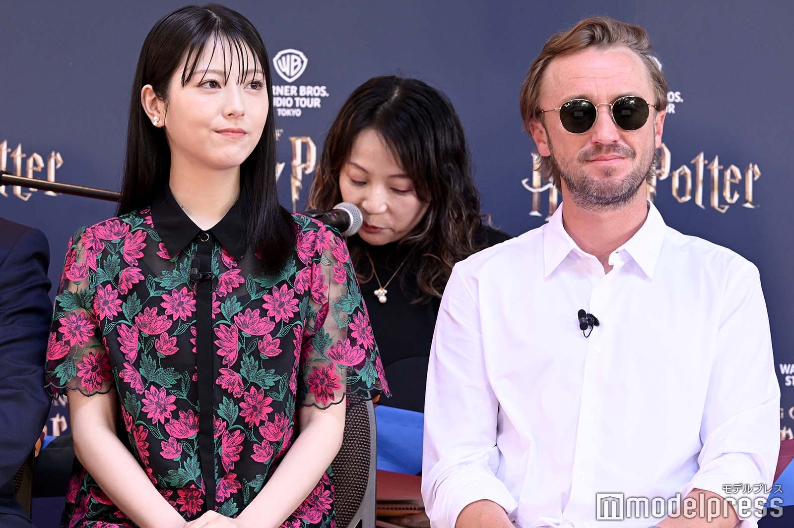 浜辺美波、トム・フェルトン（C）モデルプレス