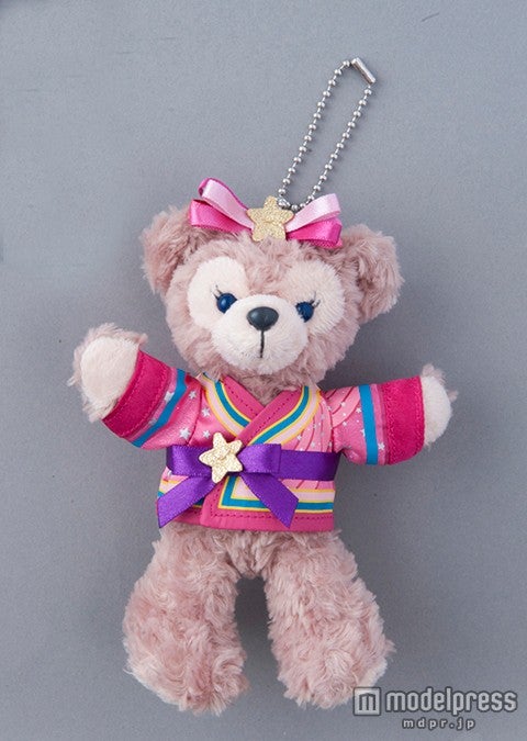ぬいぐるみバッジ￥1800（C）Disney