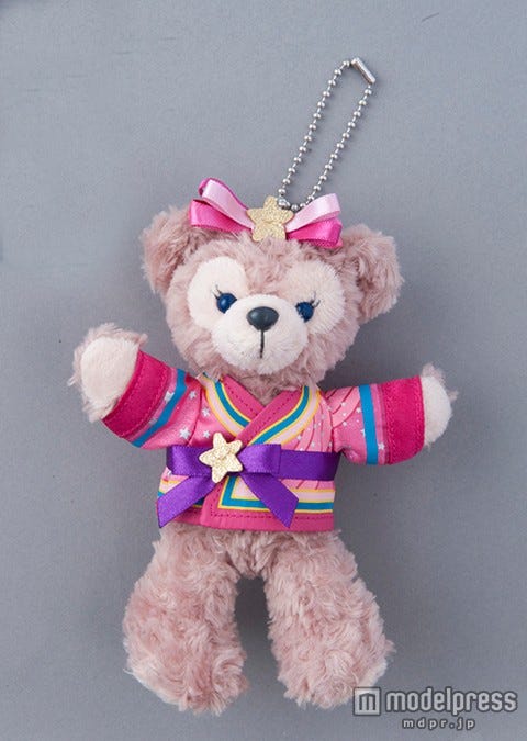 ぬいぐるみバッジ¥1800(C)Disney