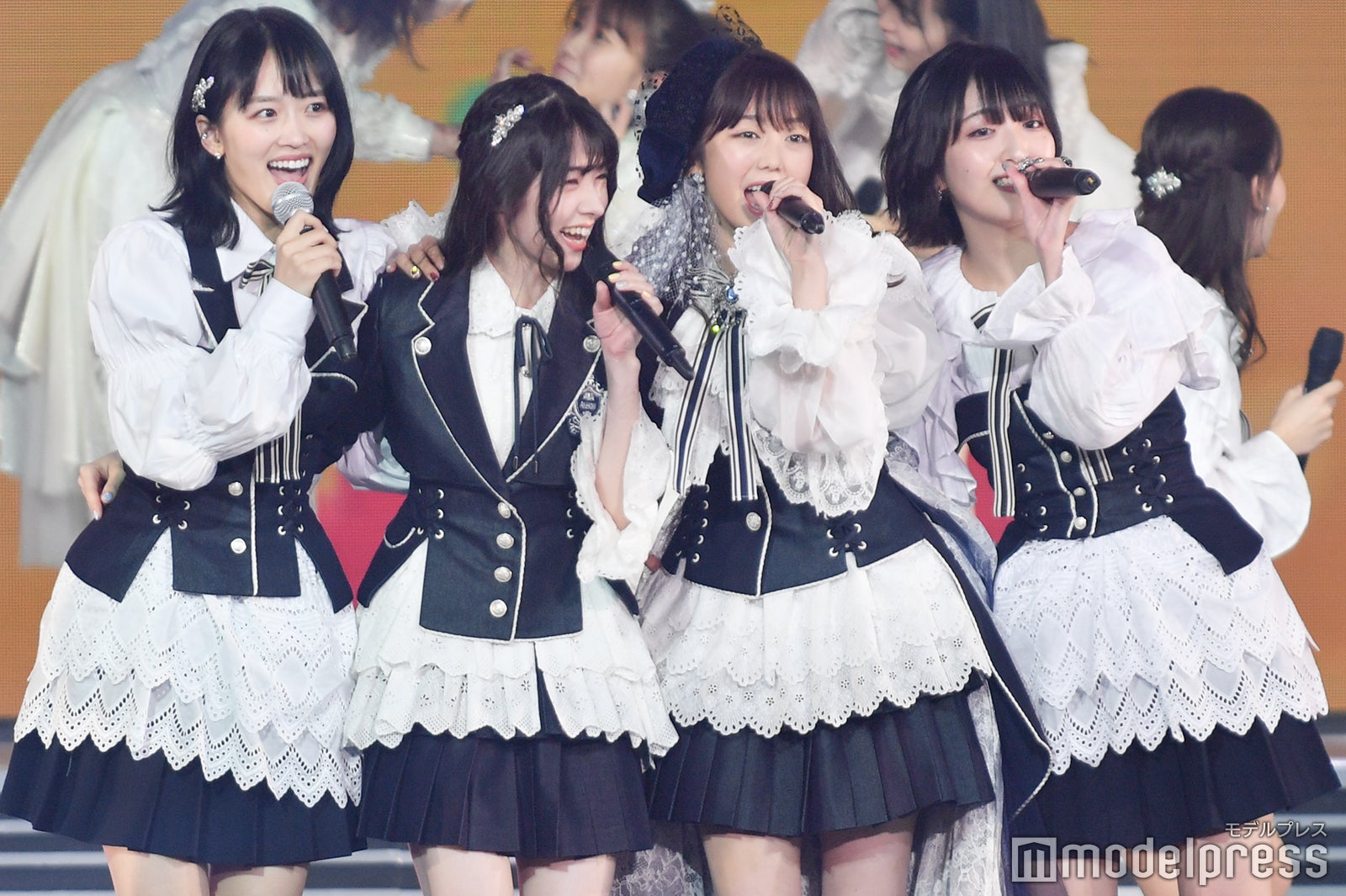 AKB48“最後の1期生”峯岸みなみ卒業 初期メン集結で「迎えに来ました」＜「 峯岸みなみ卒業コンサート」セットリスト＞ - モデルプレス