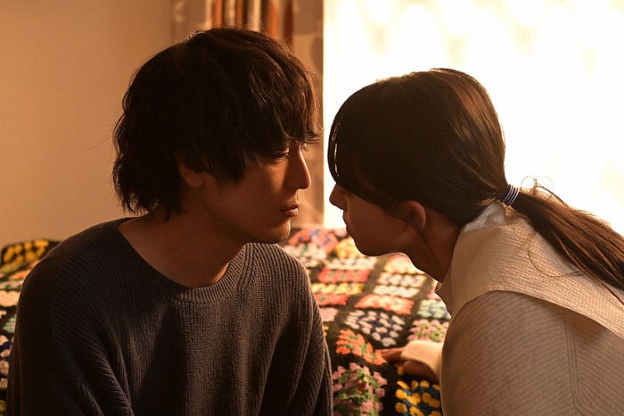 間宮祥太朗、清原果耶/「ファイトソング」第7話より(C)TBS