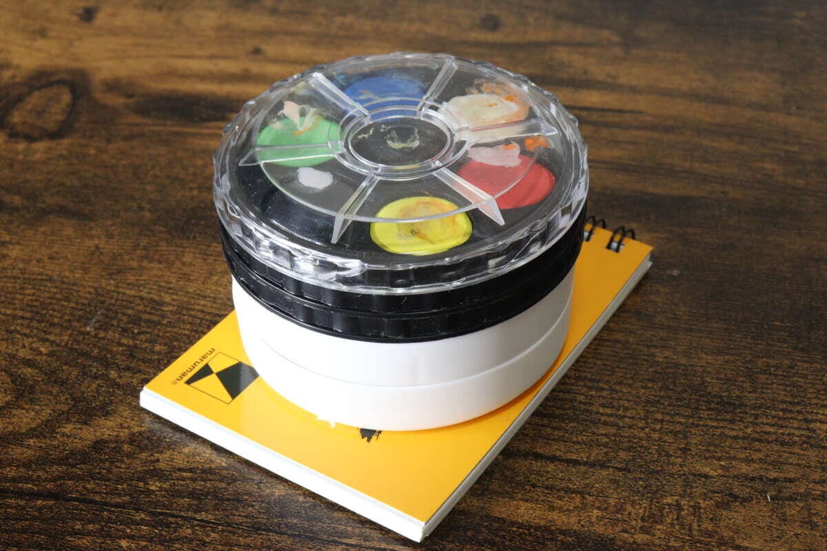 絵の具用溶き皿(5個) 持ち運べる絵の具(12色セット) 絵の具用溶き皿(5個) 持ち運べる絵の具(12色セット)