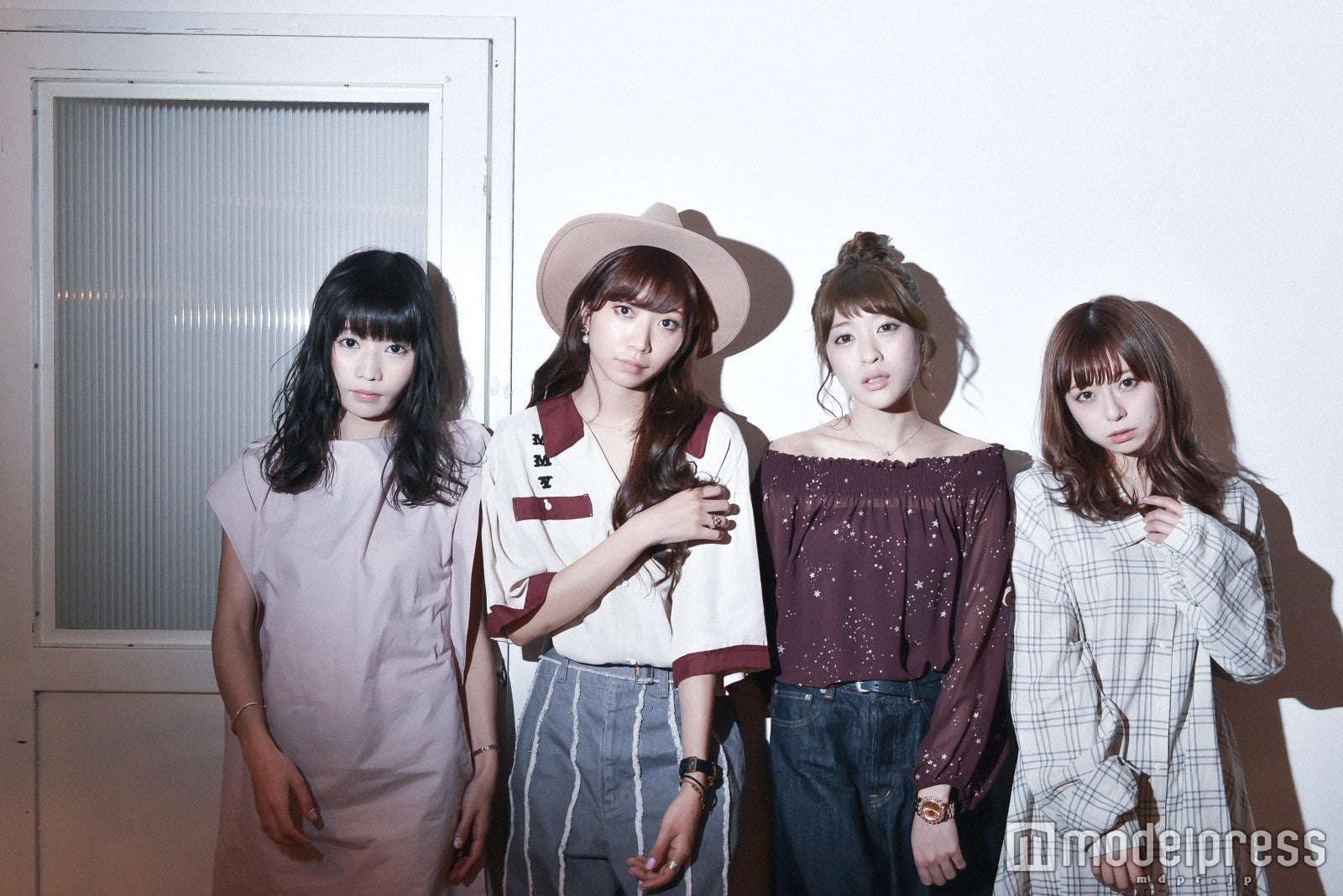 SILENT SIREN（左から）あいにゃん、ひなんちゅ、すぅ、ゆかるん（C）モデルプレス