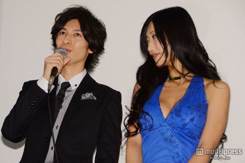 真山明大、壇蜜