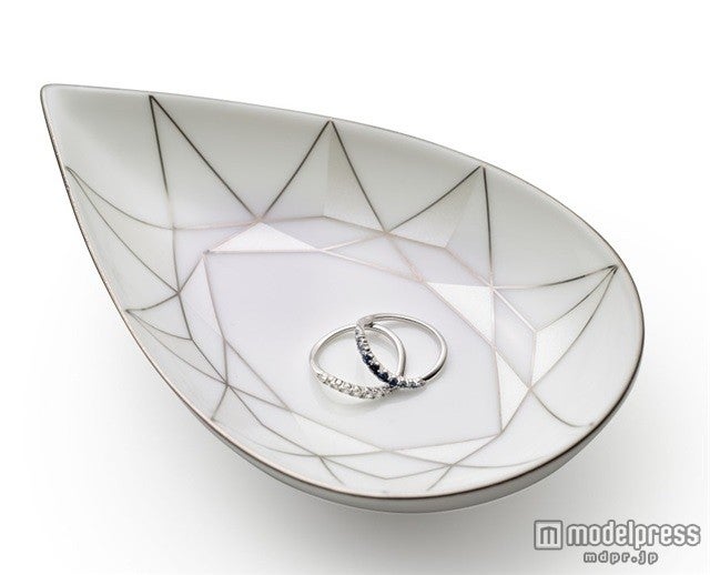 プラチナ箔のジュエリートレイ