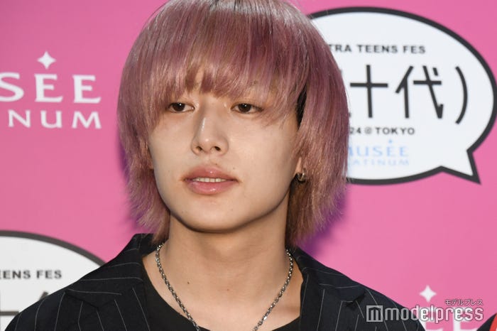 ヤングスキニー/かやゆー(C)モデルプレス