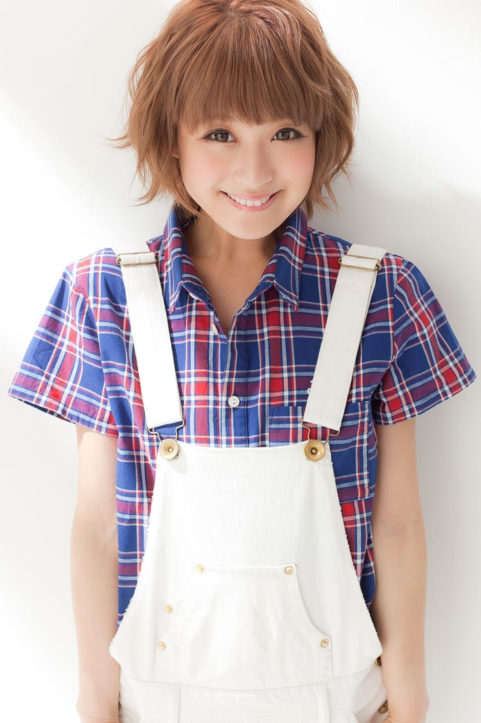 鈴木奈々(画像提供:TWIN PLANET ENTERTAINMENT)