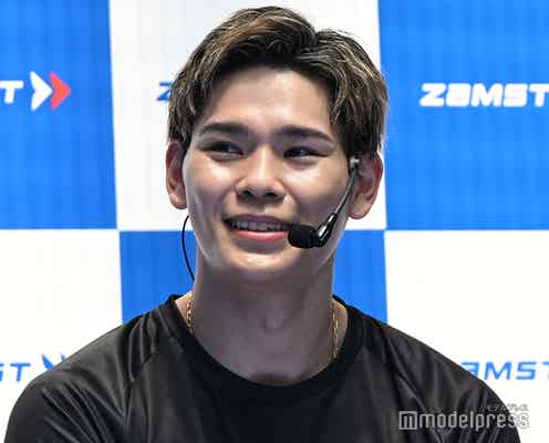 バレー西田有志選手、⼆⼦⽟川の街中で技披露 サービス精神で会場魅了