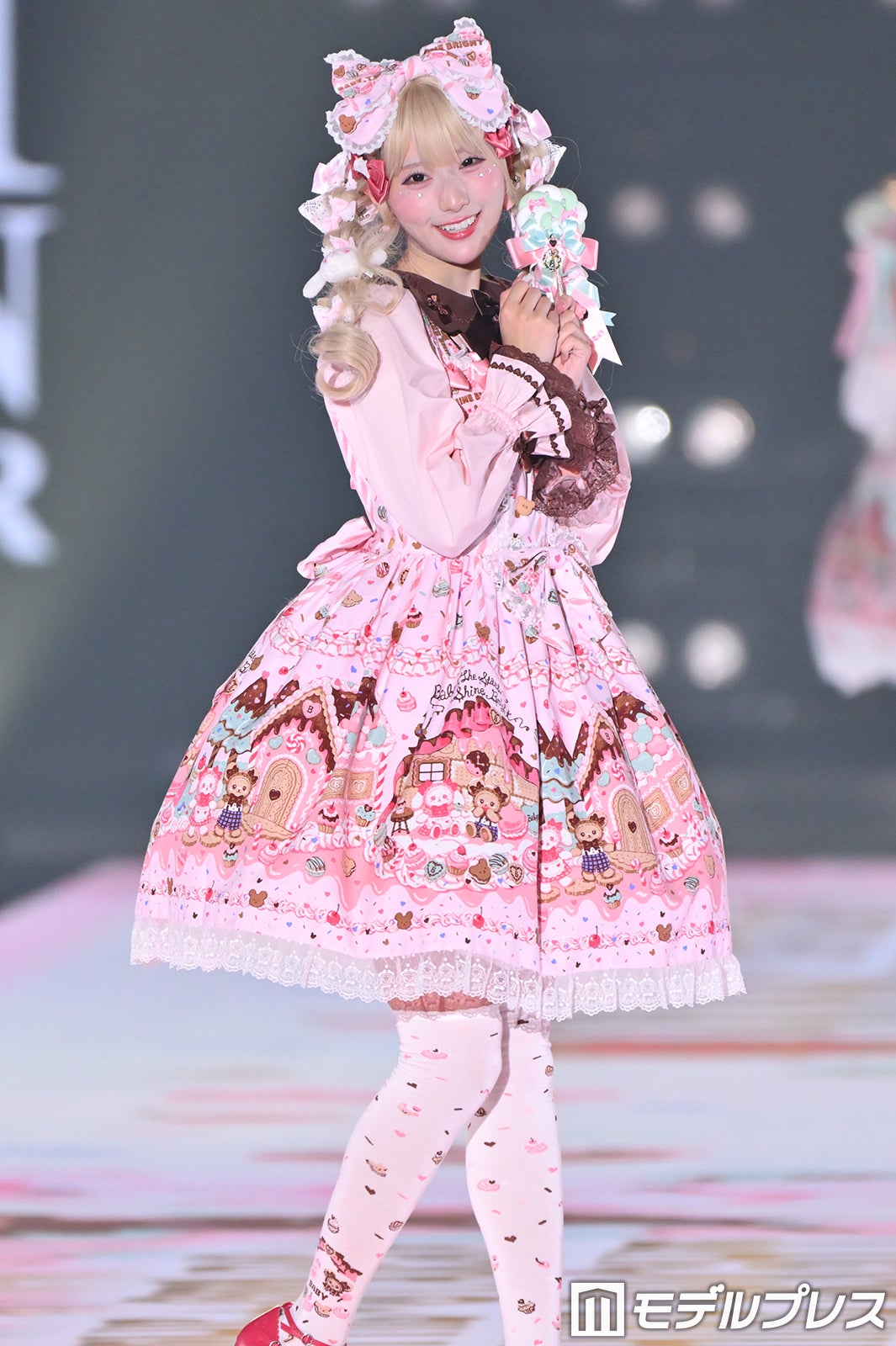 （C）モデルプレス