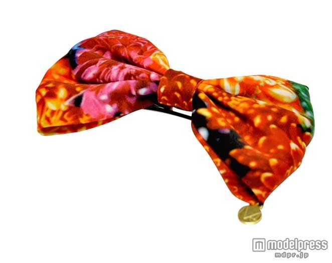 ヘアアクセサリーはバレッタとリボンゴムの2種類