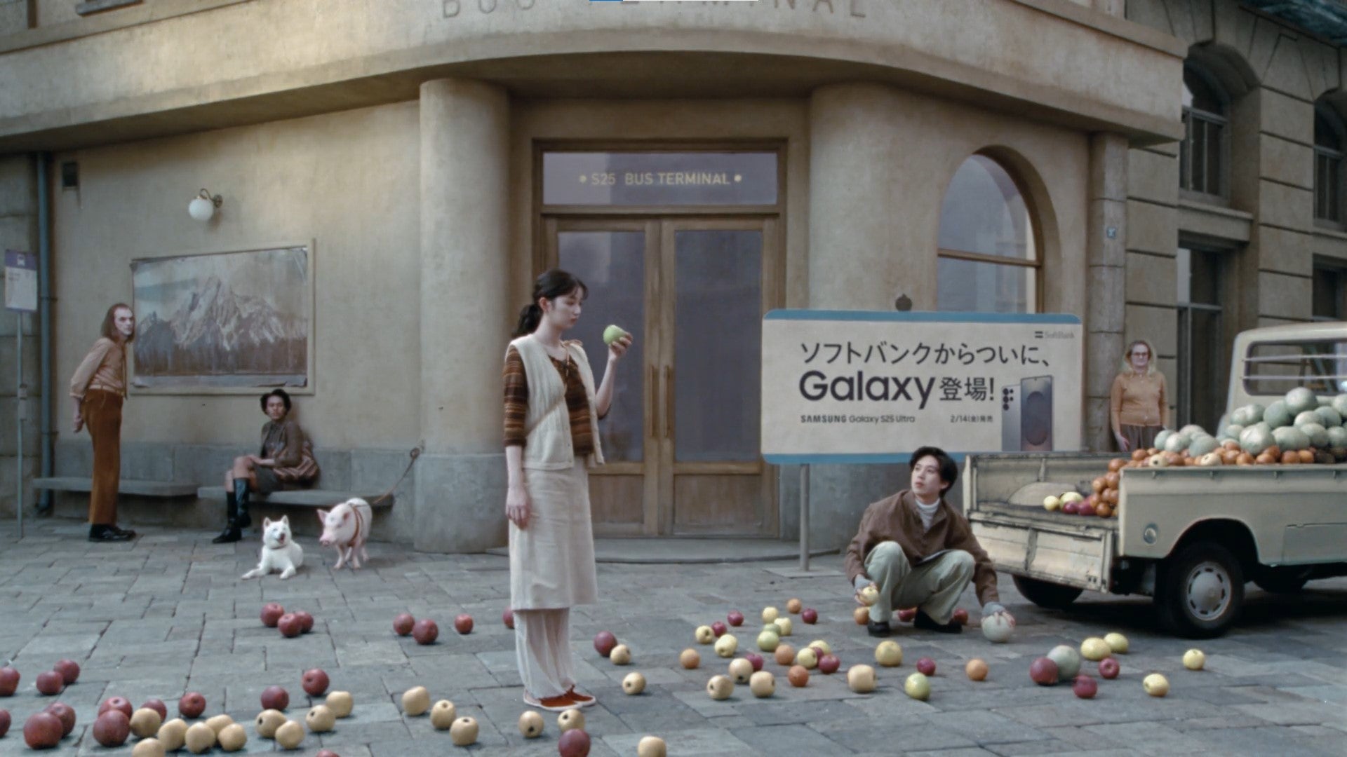 五百城茉央、坂東龍汰「りんごとトラック」 篇（提供写真）