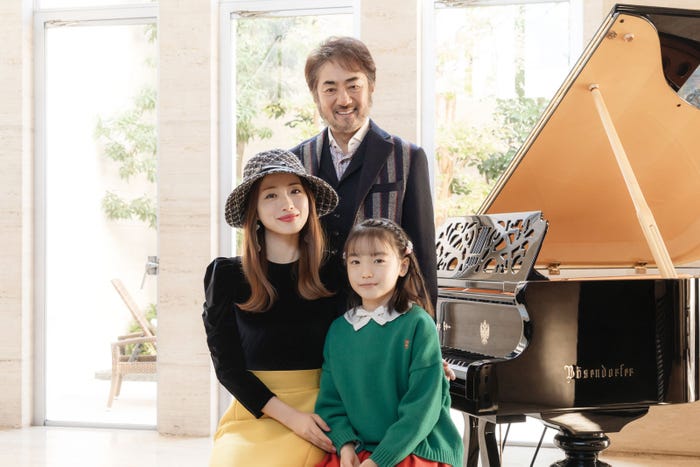 (上から)市村正親、石原さとみ、稲垣来泉 (C)2021 映画「そして、バトンは渡された」製作委員会