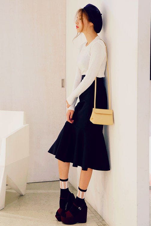 ミモレ丈マーメイドスカート「STYLENANDA」4,770円(税込)/画像提供:STYLENANDA