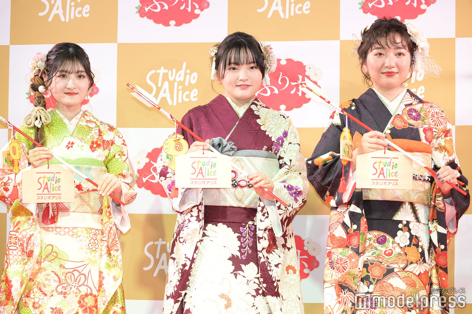 小林星蘭、鈴木梨央、谷花音（C）モデルプレス