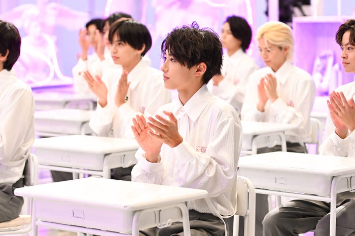 「0年0組 -アヴちゃんの教室-」 (C)日本テレビ