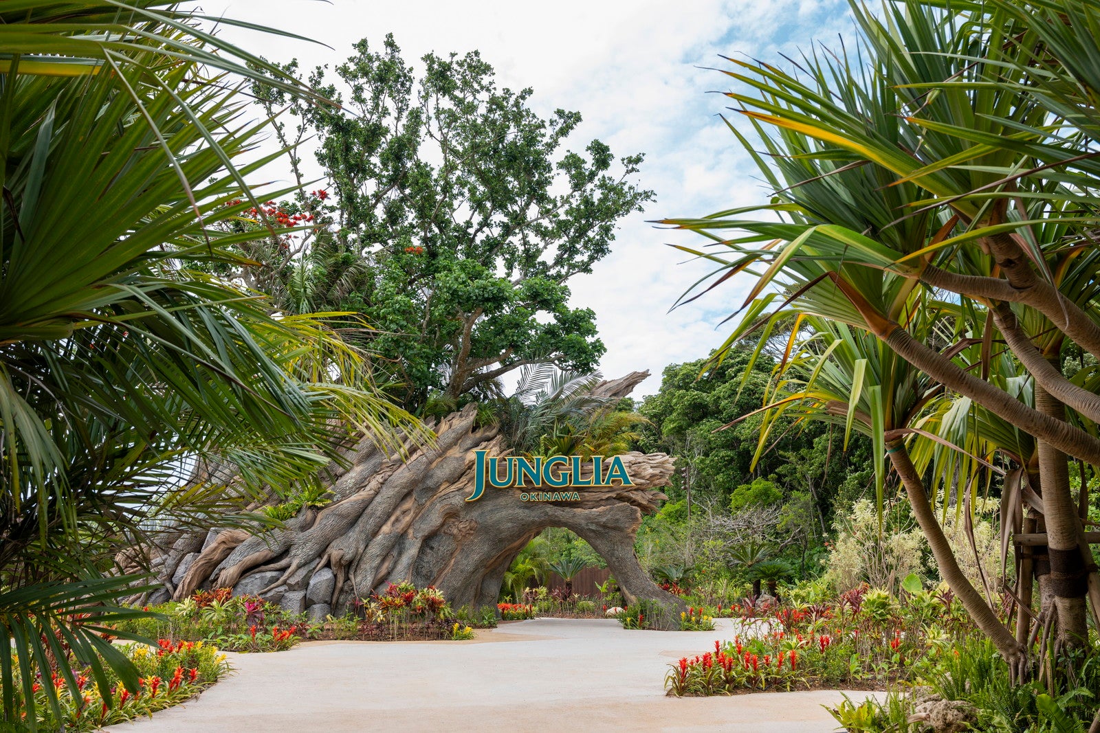 沖縄の新テーマパーク「ジャングリア」恐竜サファリから空中滑空までやんばるの生命力を体感する冒険へ