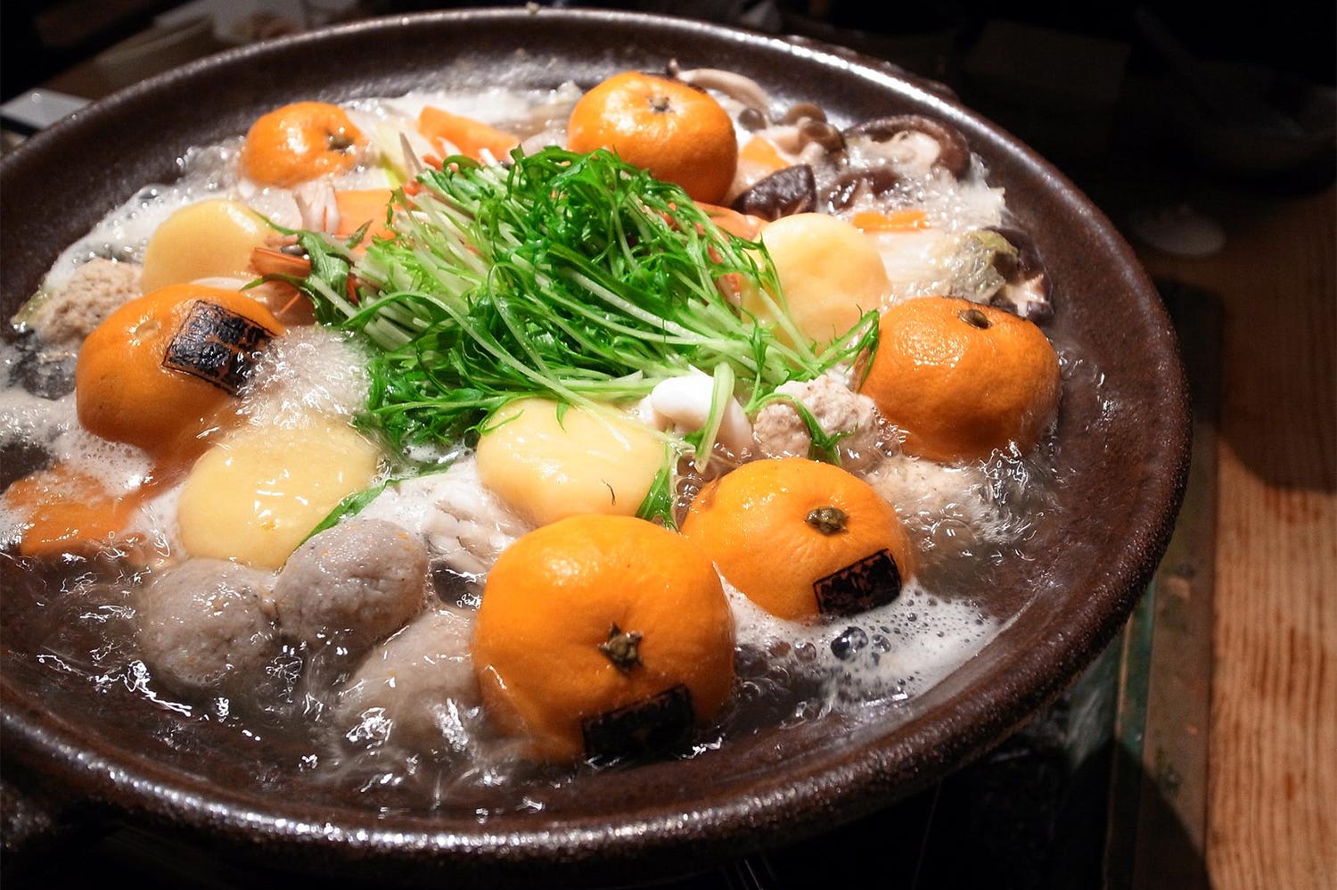 山口のご当地鍋「みかん鍋」がインパクト大!ふわふわ淡雪風雑炊もおいしい