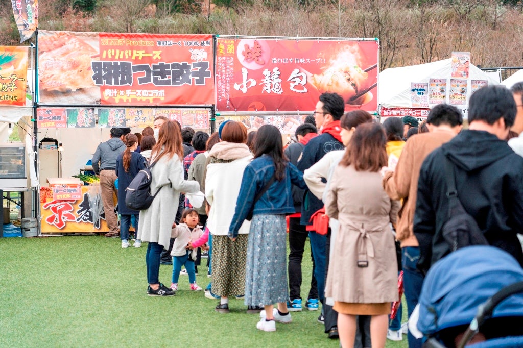アツアツの餃子を食べられる／画像提供：全日本ぎょうざ祭り事務局